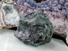 Load image into Gallery viewer, 3&quot; Emerald &amp; Mica Crystal Point
